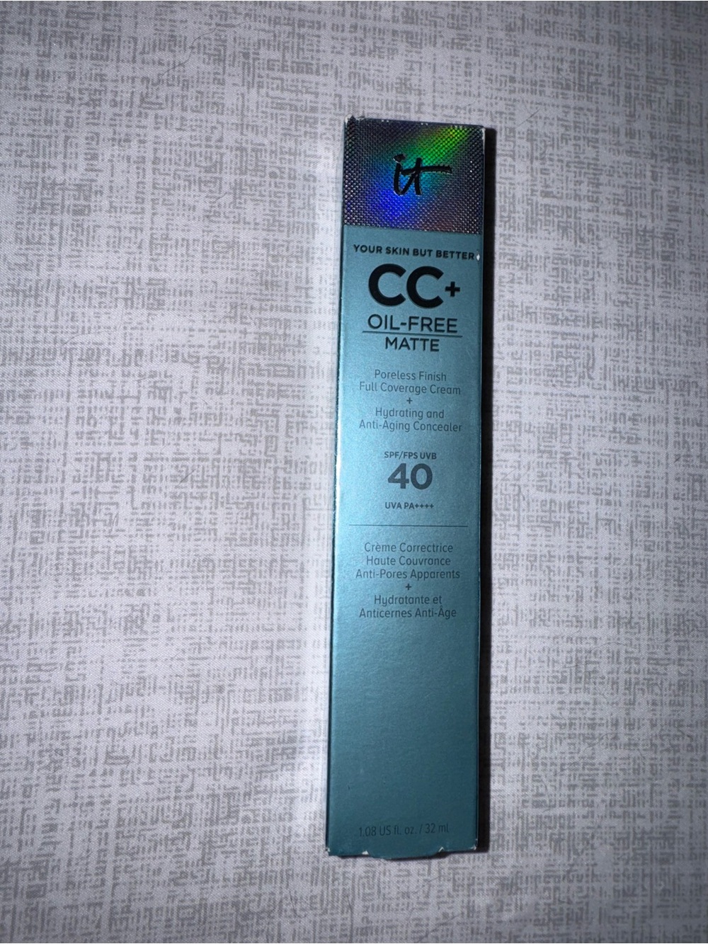 IT CC+ Oil-Free Matte Broad Spectrum SPF 40 - in Fair, NEW